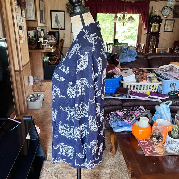 Crown & Ivy Navy Blue Elephant Pattern One Button Open Front Cardigan Size Large - Picture 5 of 13